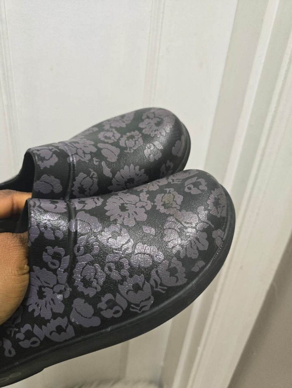 Crocs Neria Pro II Graphic Clogs Black Floral Work Shoes Sz W8 M6.LTD